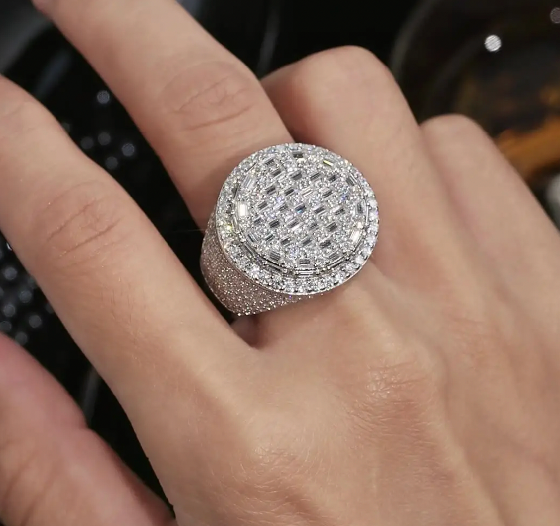 ICED BAGUETTE RING