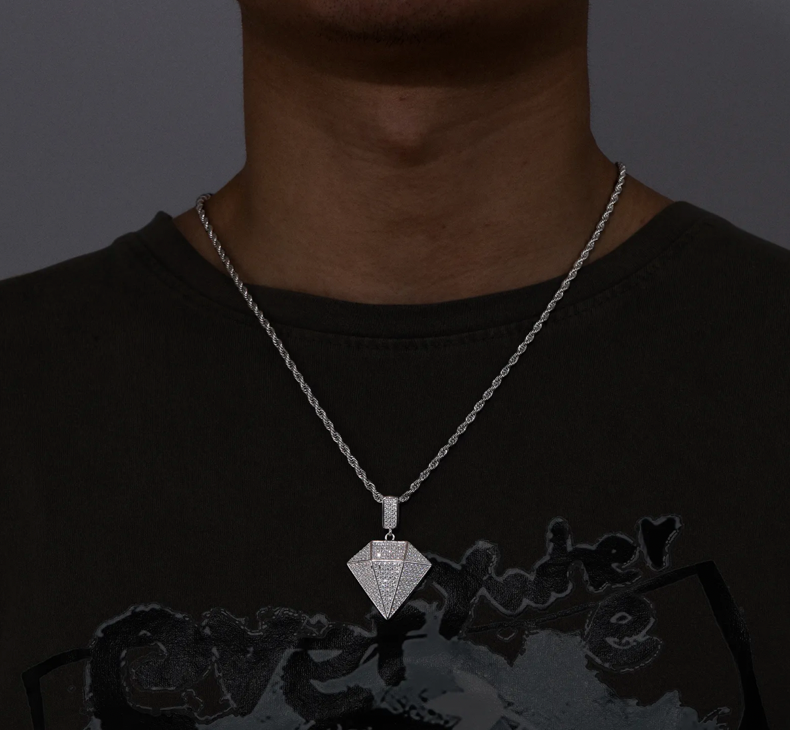 DIAMOND CUT PENDANT