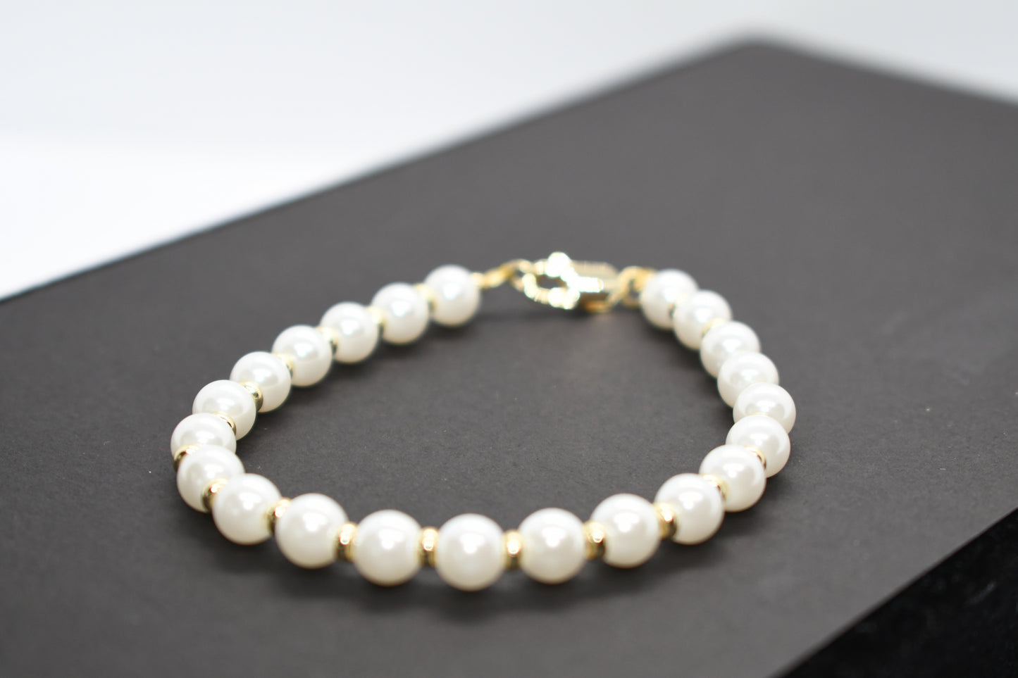 FRESHWATER PEARL BRACELET