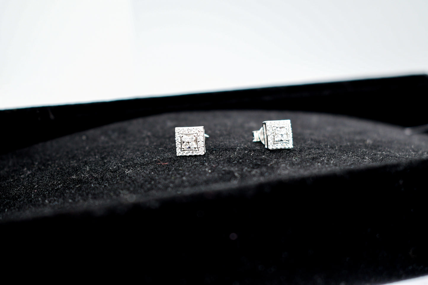 VVS CERTIFIED STUD EARRINGS