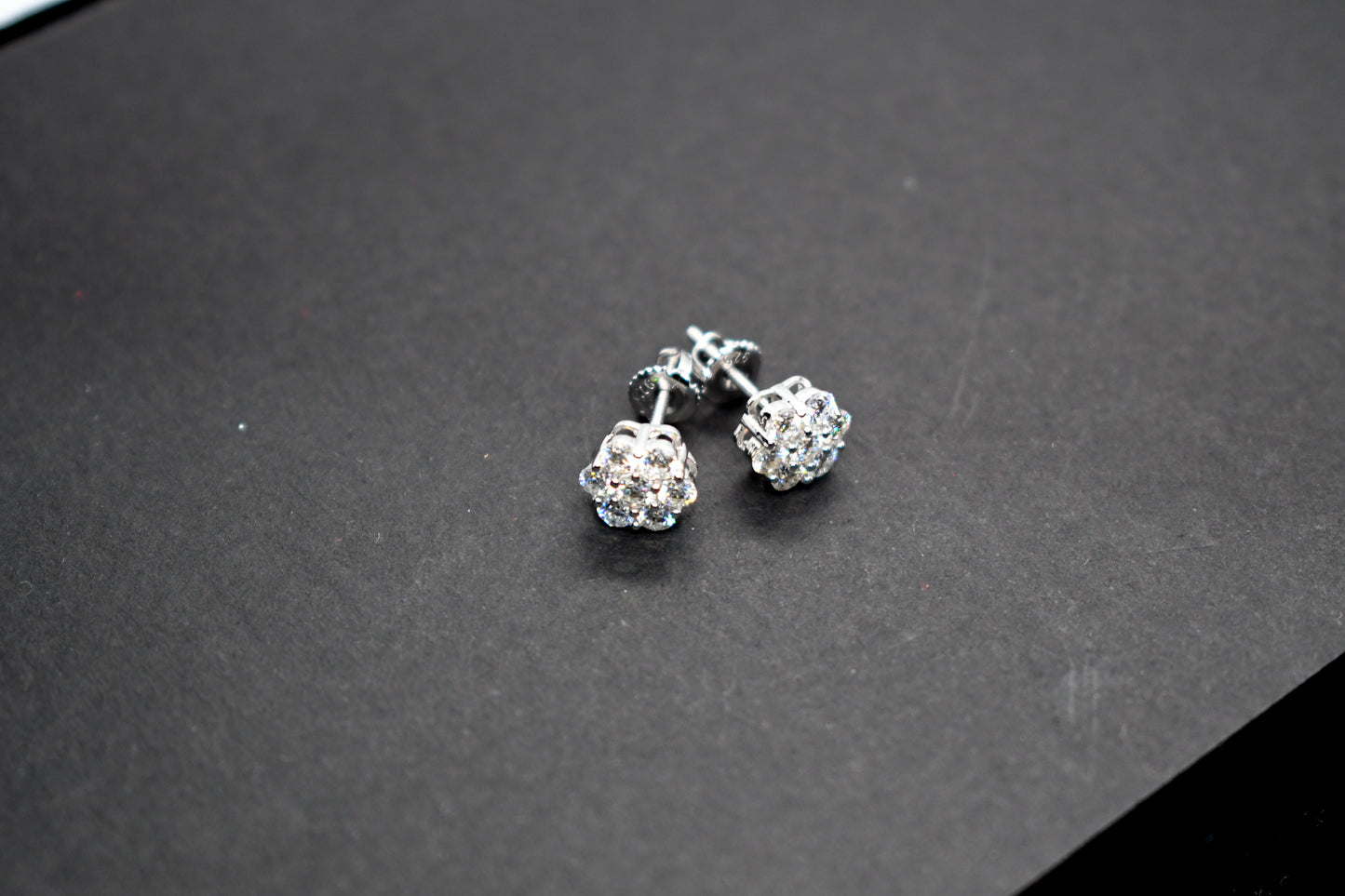 CLOVER STUD EARRINGS