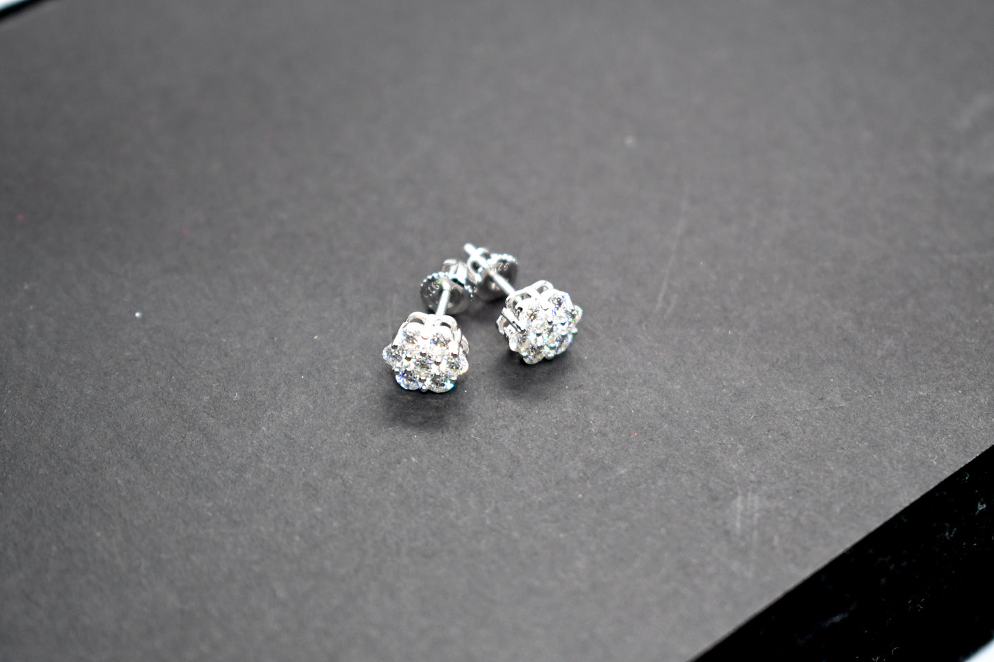 CLOVER STUD EARRINGS