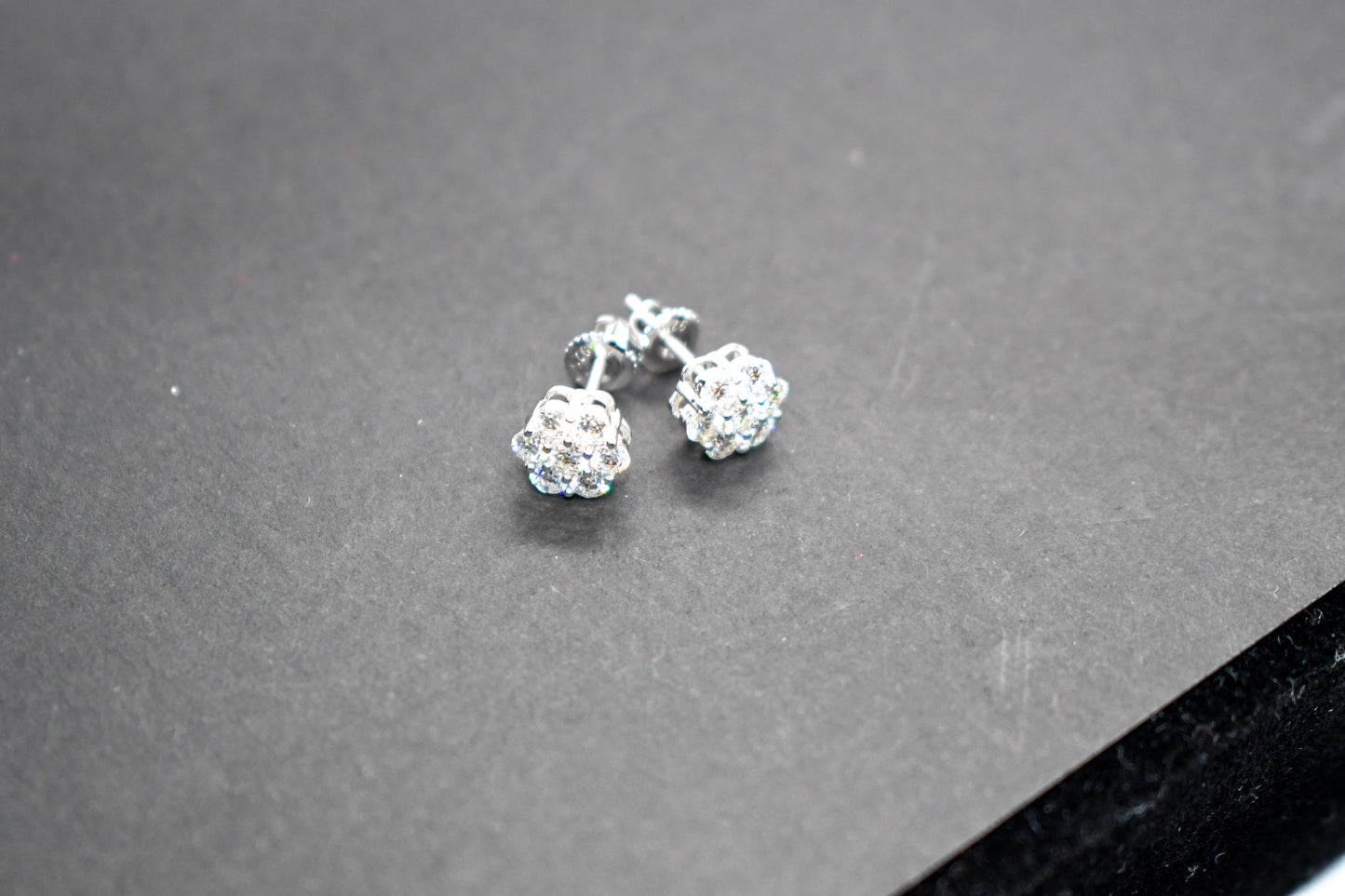 CLOVER STUD EARRINGS
