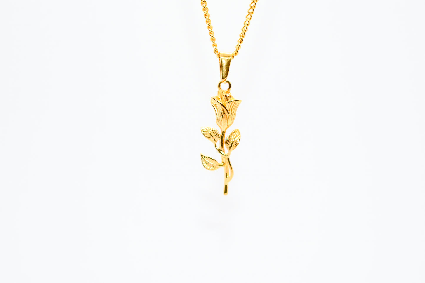ROSE PENDANT NECKLACE